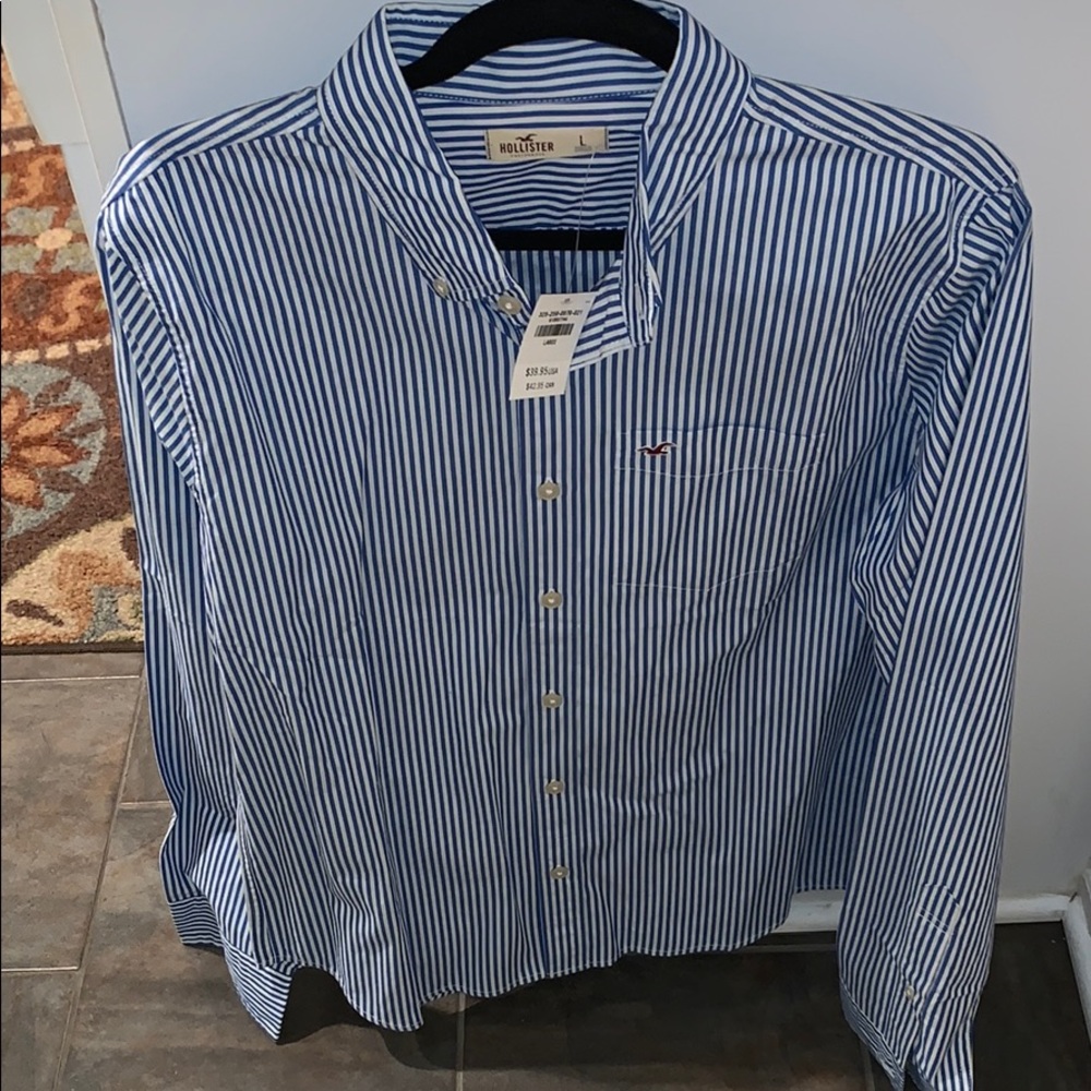 NWT Men’s Striped Button Down